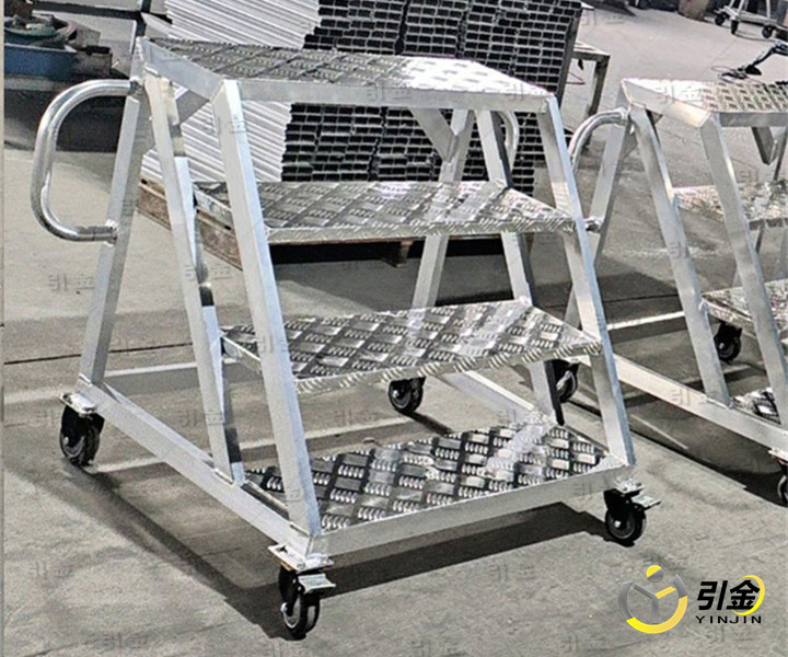祝賀：客戶定製的鋁合金移動四步腳踏台階梯凳製作完成